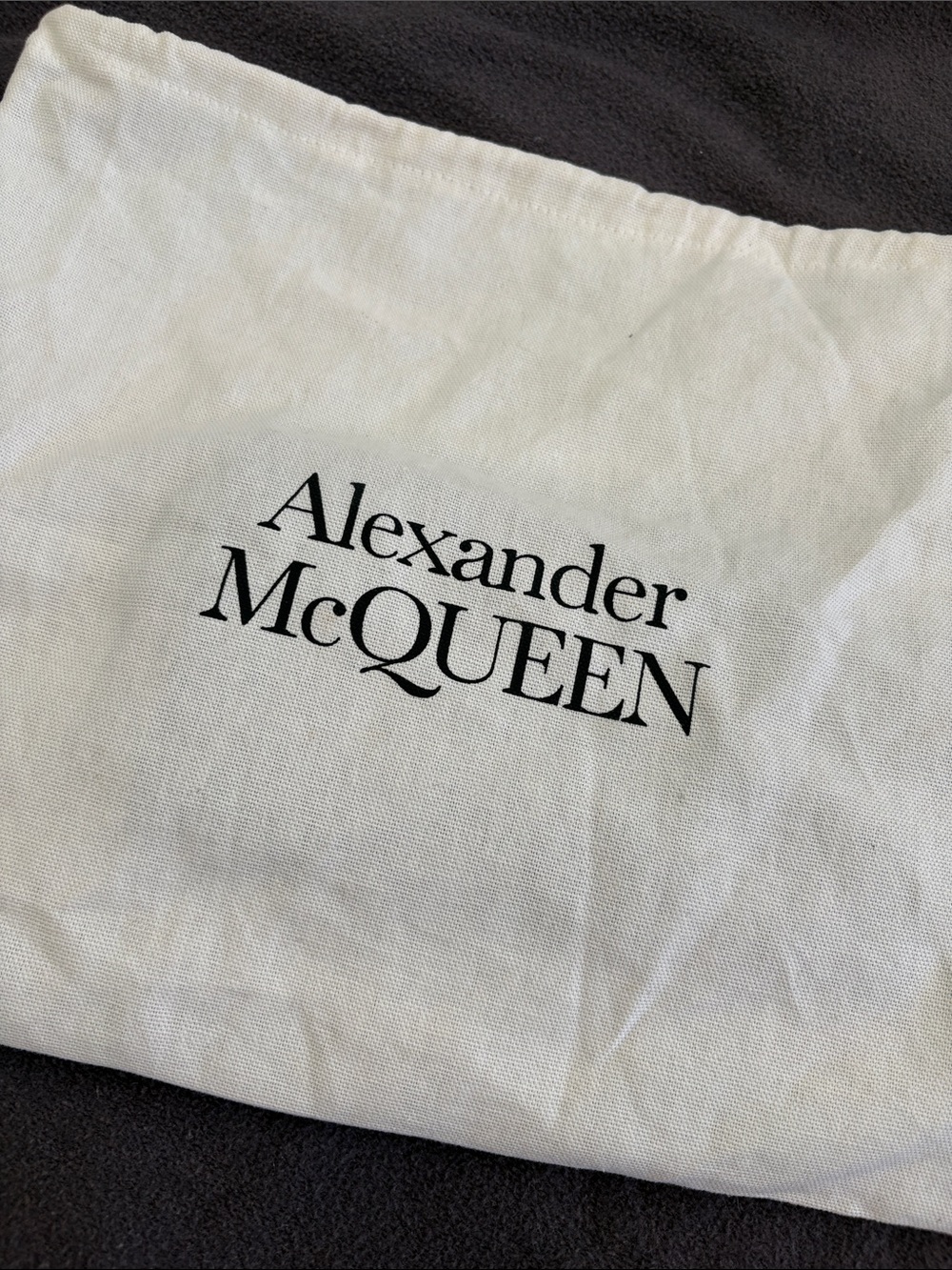 Alexander McQueen Black Leather Crossbody Wallet with Skull Accent - Picture 6 of 6